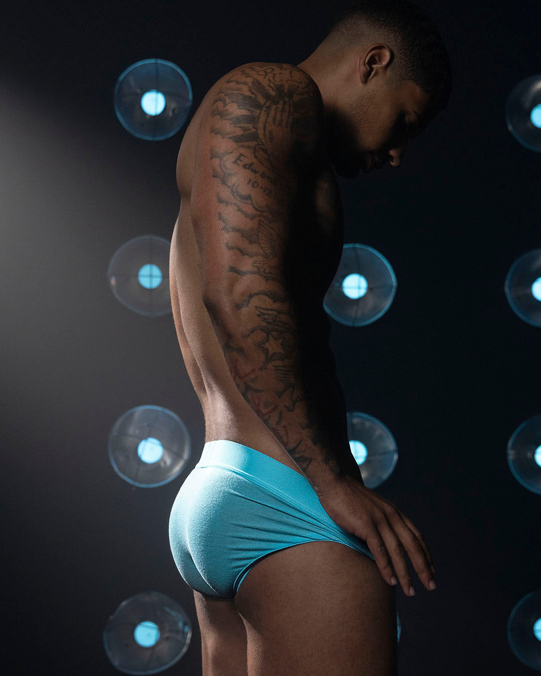 C-IN2 Super Bright Low Rise Brief in neon blue – men's neon halftone low rise brief