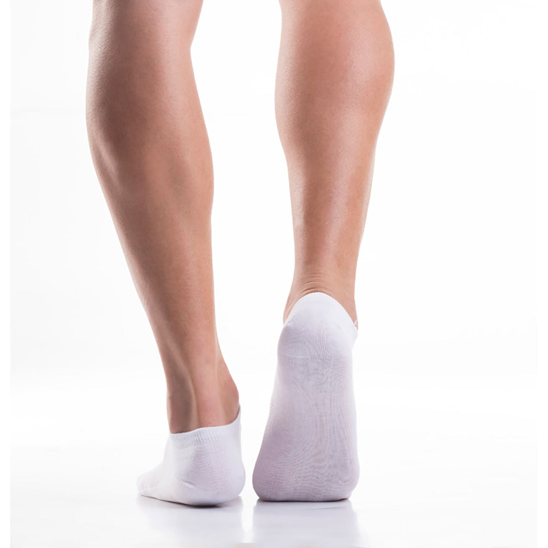 Mundo Unico men's classic white cotton heel tab socks – front view