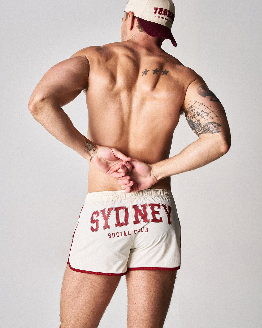 TEAMM8 SSC Legacy Scallop Short in creme – contrast piping side split athletic short