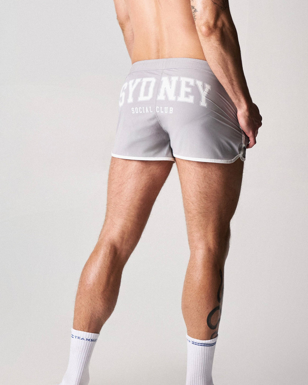TEAMM8 SSC Legacy Scallop Short in grey – contrast piping side split athletic short