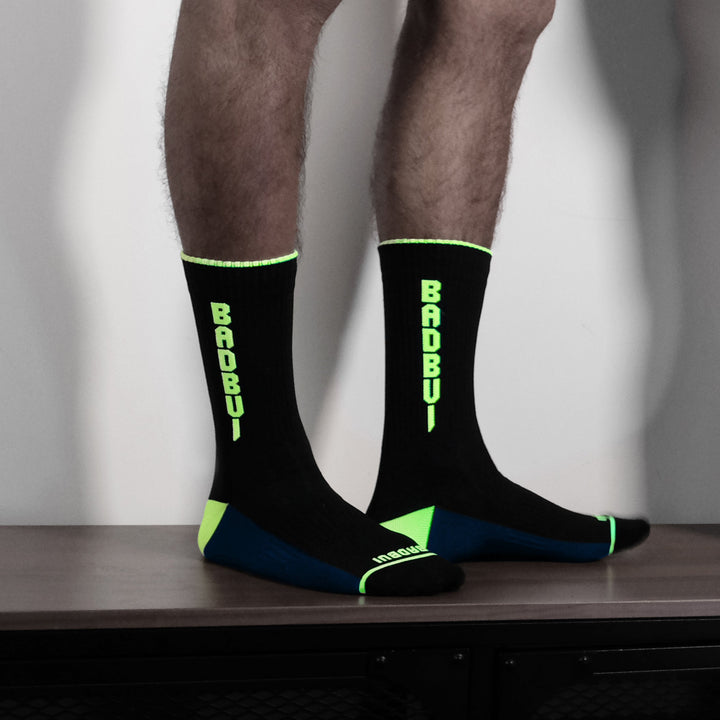 BADBUI Compression Sock in jet black navy neon yellow – men's athletic colorblock compression sock