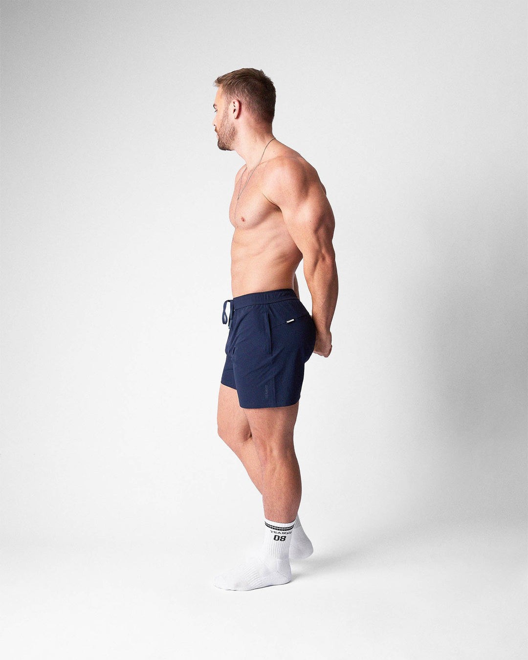 TEAMM8 Bolt 5 inch gym short in navy – 4-way stretch performance short with zip pockets