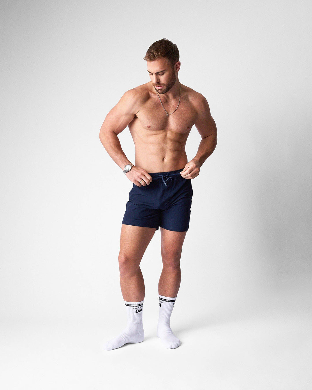 TEAMM8 Bolt 5 inch gym short in navy – 4-way stretch performance short with zip pockets