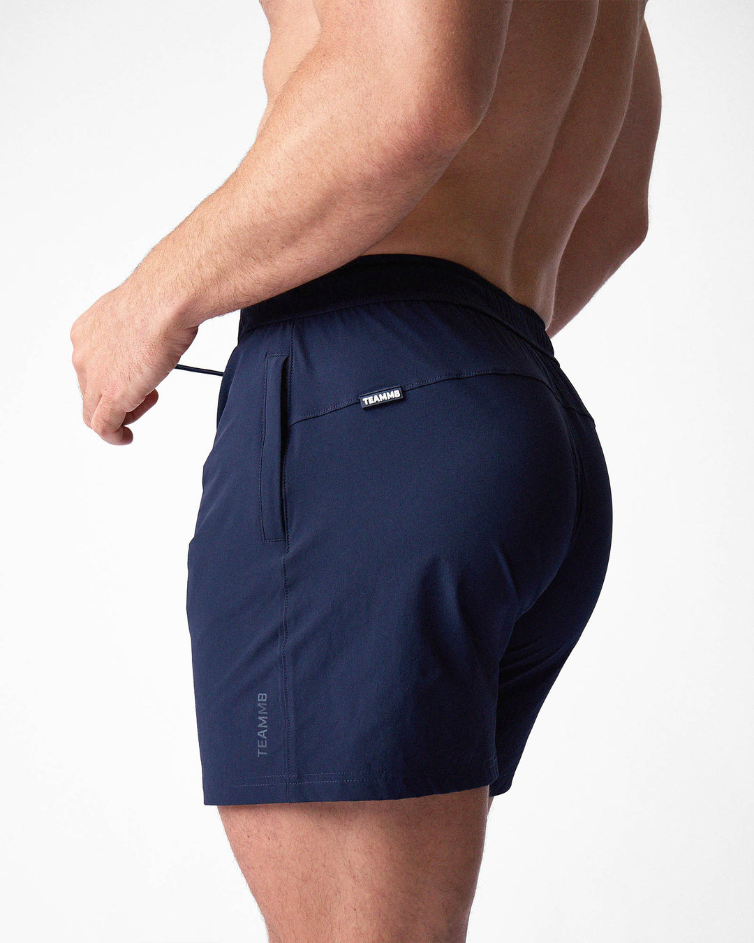 TEAMM8 Bolt 5 inch gym short in navy – 4-way stretch performance short with zip pockets