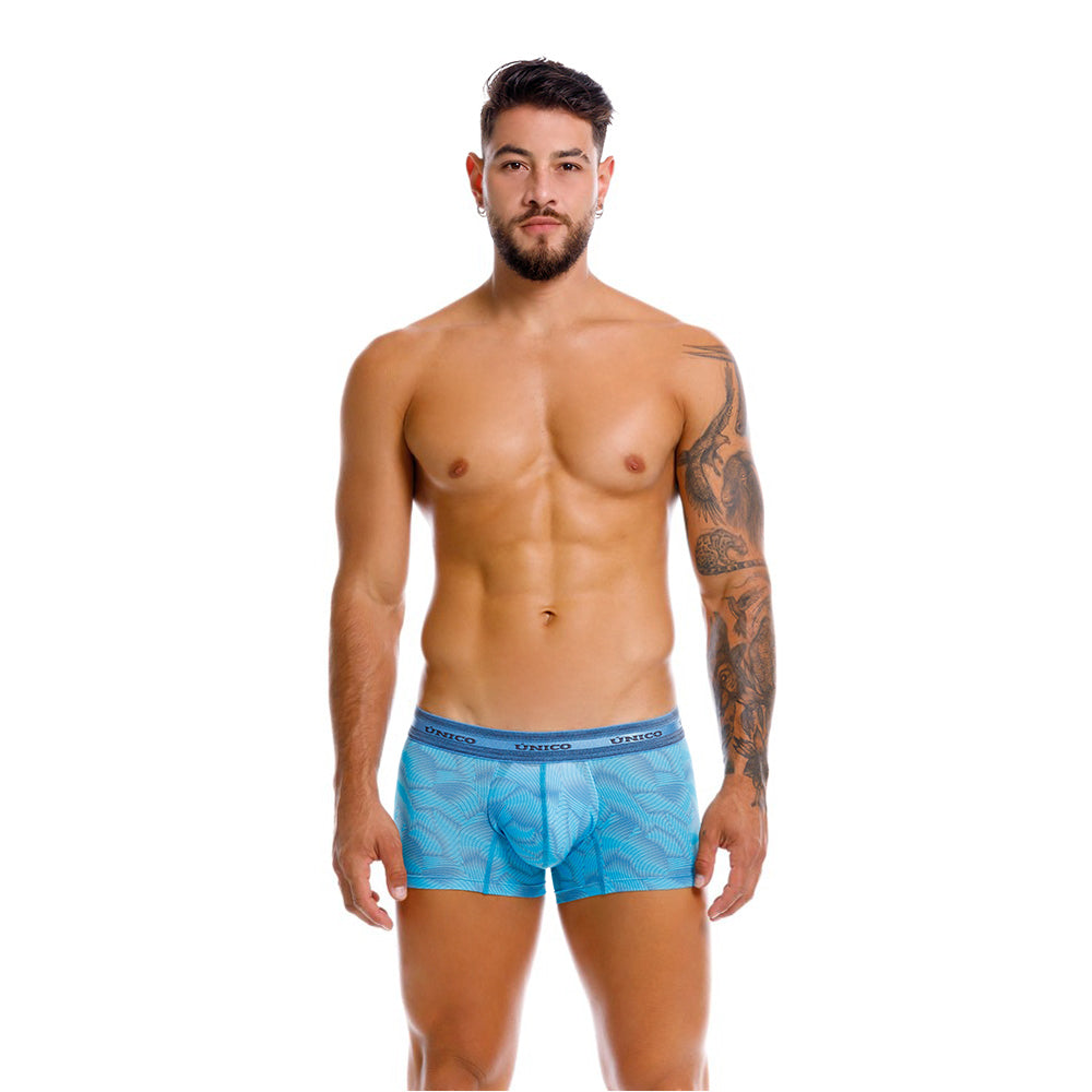 Mundo Unico men's blue microperforated microfiber short boxer Estraza – lifestyle view