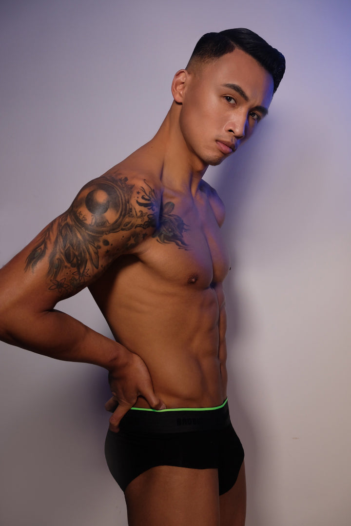 BADBUI Micro Modal Flex Brief in jet black – men's micro modal no-binding flex leg brief