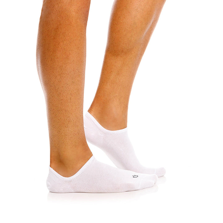 Mundo Unico men's white no-show cotton socks Vaho with logo detail – detail view