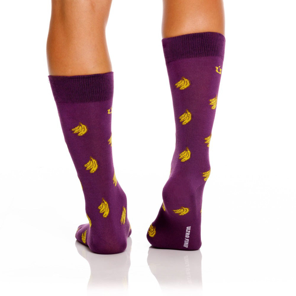 Mundo Unico men's purple modal casual socks Guineos with banana miniprint – side view