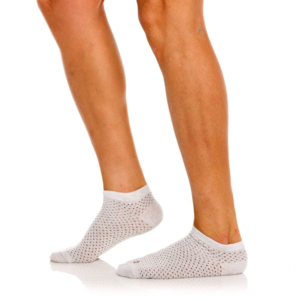 Mundo Unico Kilim Men's Ankle Socks in Gray – men's socks Handmade in Colombia