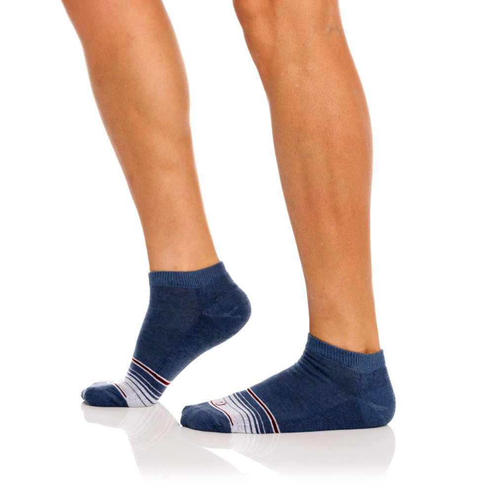 Mundo Unico Sutra Men's Ankle Socks in Blue – men's socks Handmade in Colombia