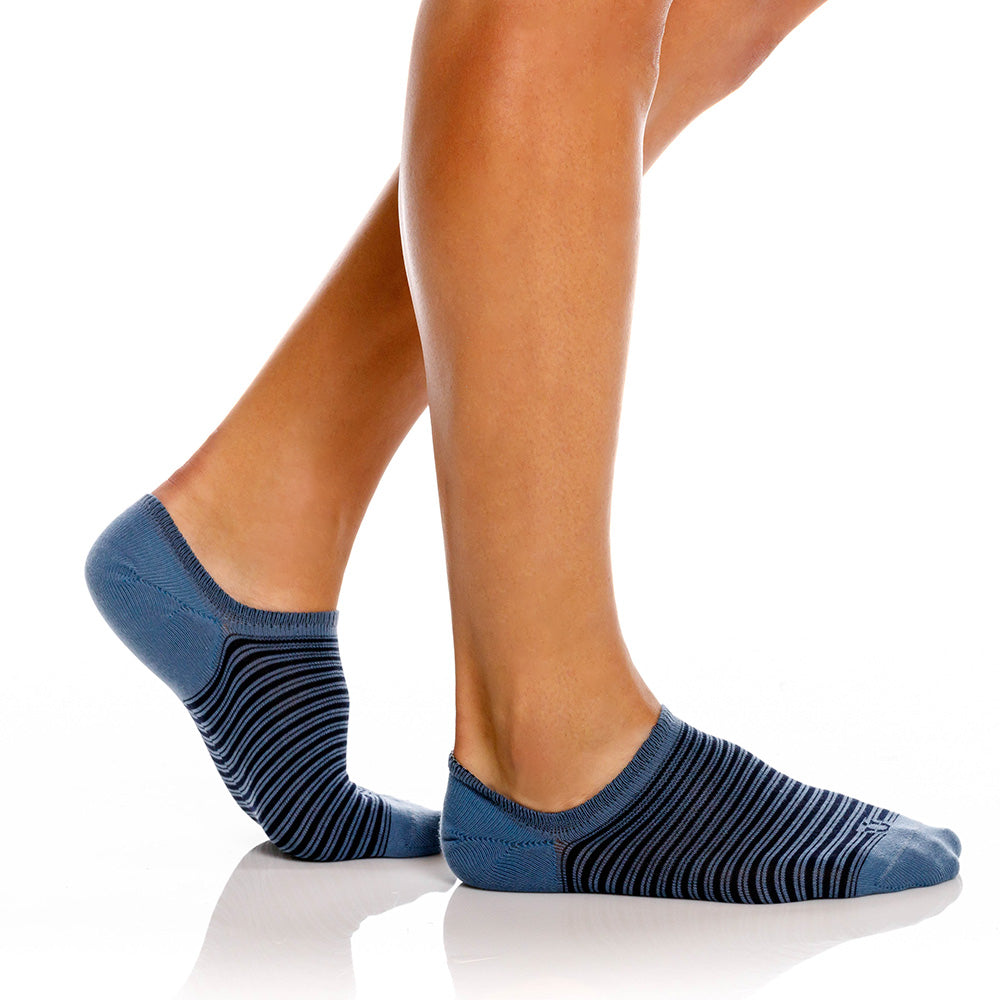 Mundo Unico men's Hedera no-show socks blue flat lay