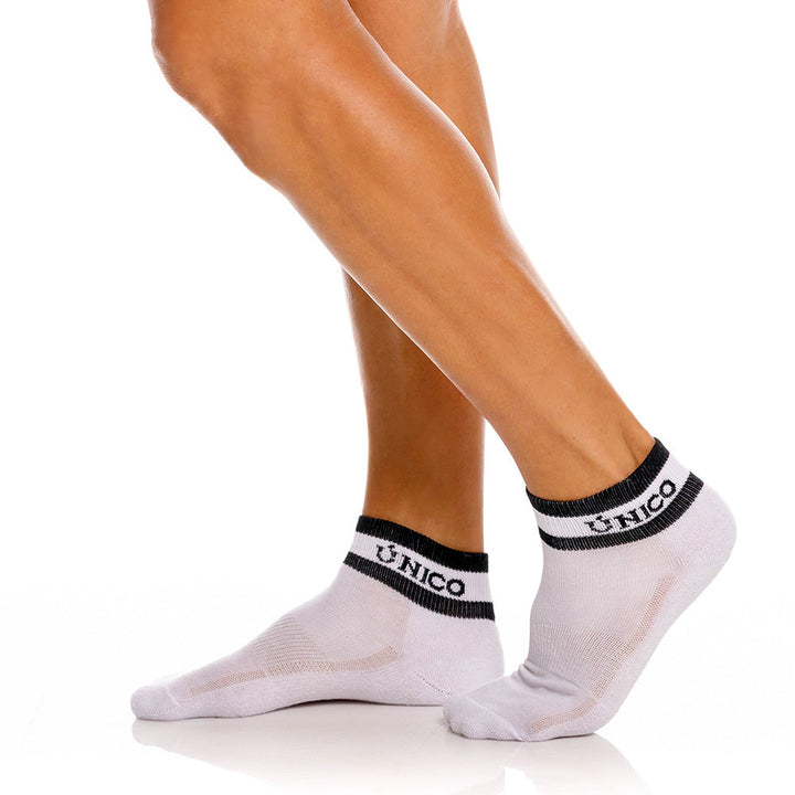 Mundo Unico men's white terry cotton ankle socks Fibrila with logo detail – back view