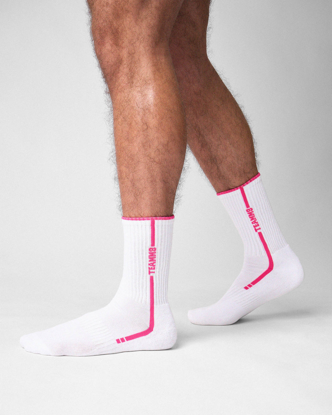 TEAMM8 Optic Crew Socks in Fuchsia – bold striped men's crew socks