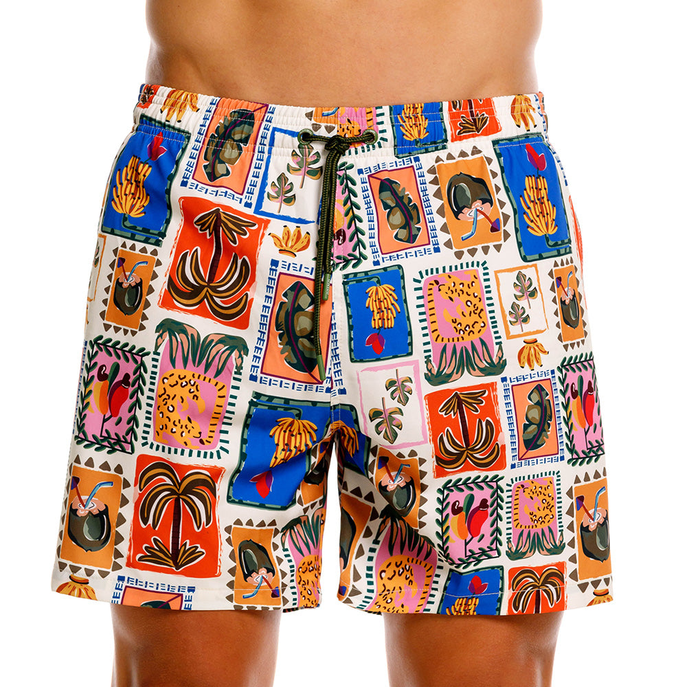 Mundo Unico Diversidad board shorts in beige – mid-length versatile swim shorts