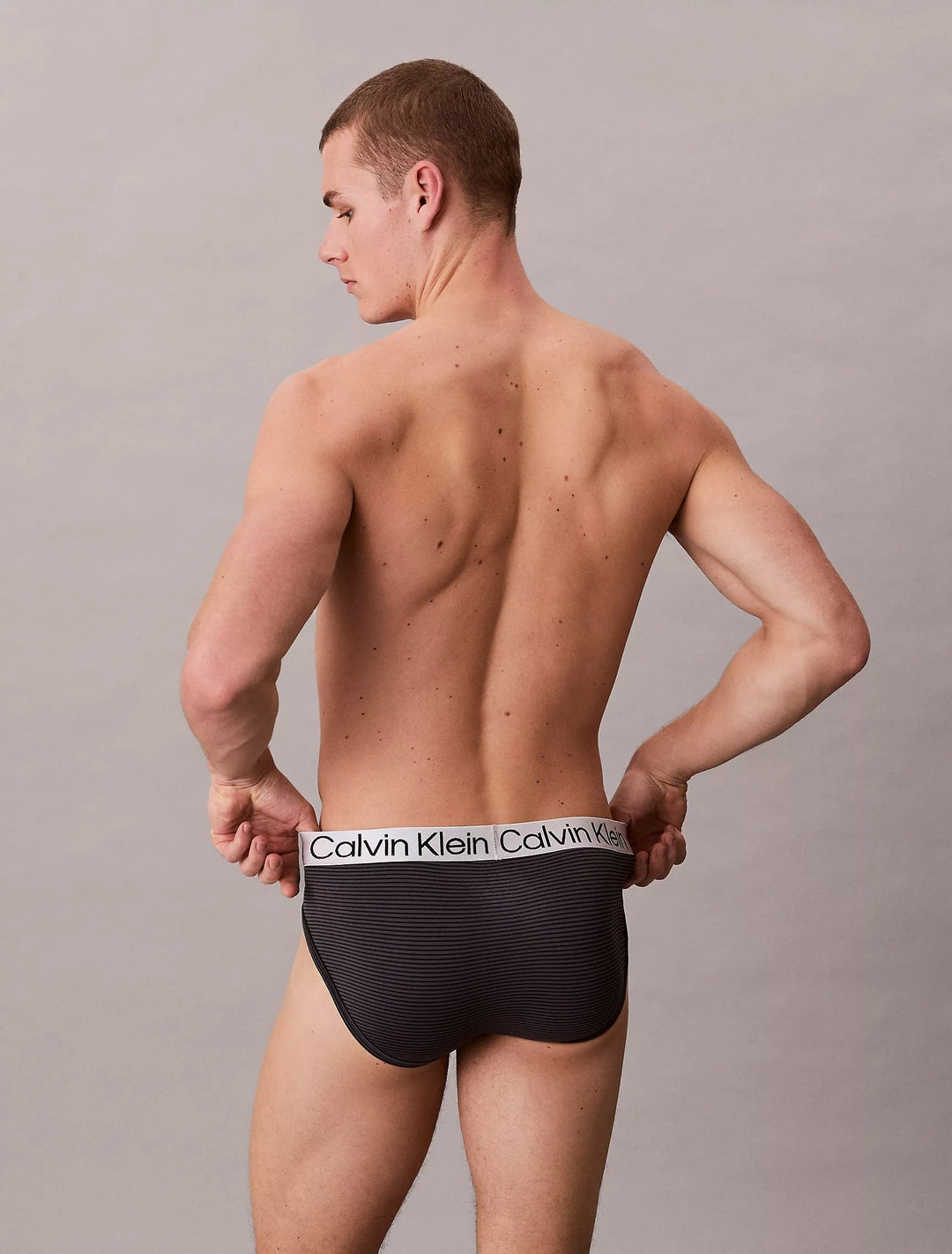 Calvin Klein Men's Chromatic 4-Pack Hip Briefs